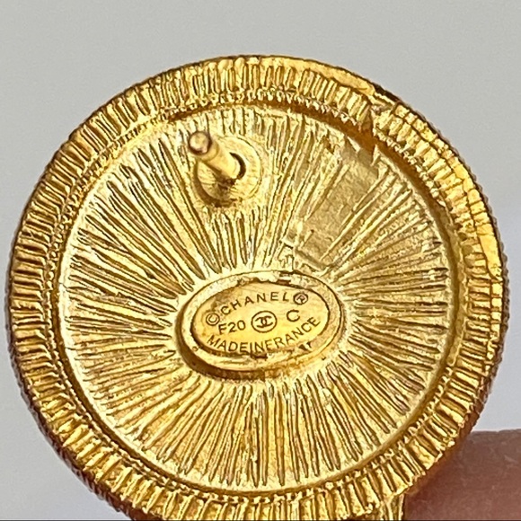 Chanel gold Pearl 31 Rue Cambon earrings jewelry - Picture 6 of 11